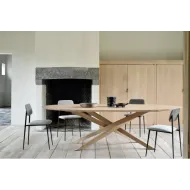 Table Mikado