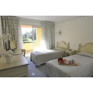 Hotel Restaurant Dans Le Sud De La France