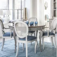 Chaise Medaillon